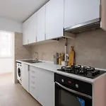 Mhouse Lease 3br Sea & Center Apartment *